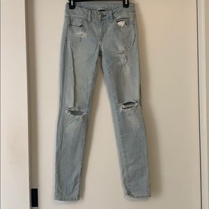 American Eagle Light Washed Skinny Jeans